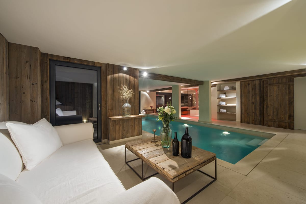 Chalet 1936`s beautiful spa and pool