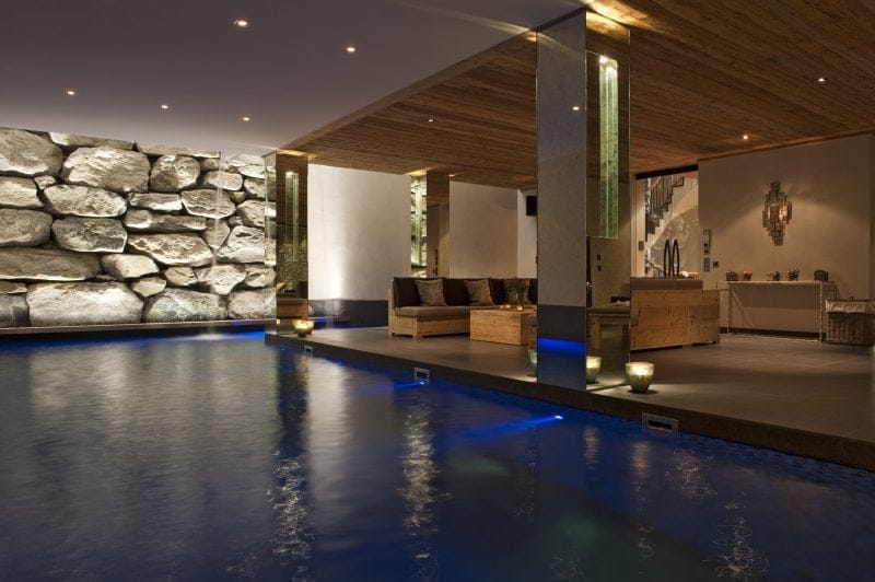 Luxury swimming pool in Chalet Norte