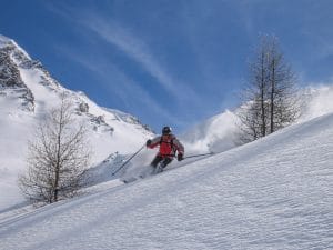 Open meadows dotted with the ocassional tree makes Vichères a great off-piste location for intermediates.